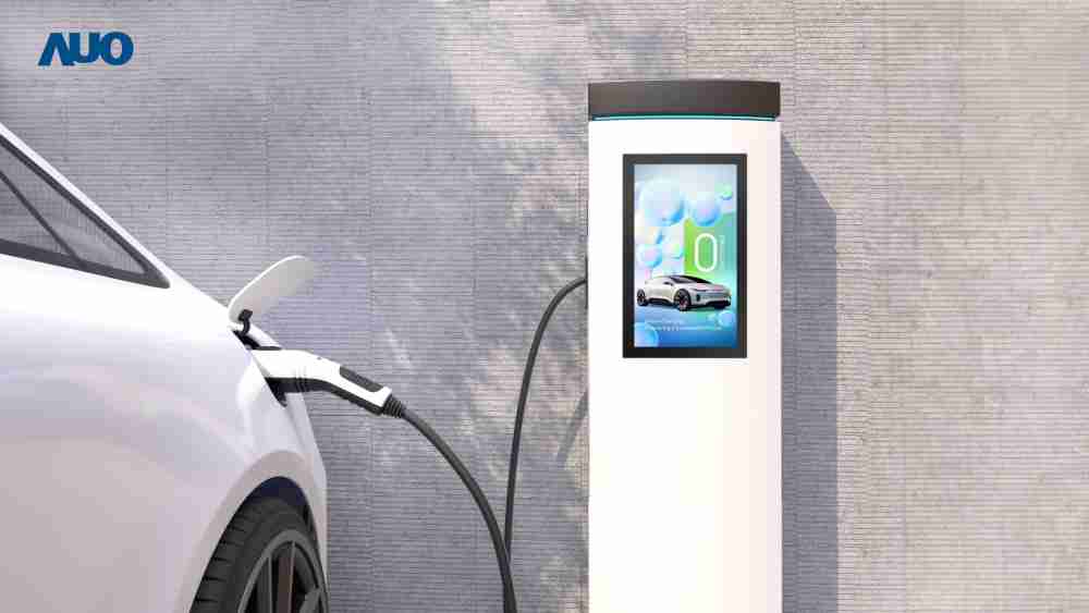 友達〝EVSE車用充電樁解決方案〞專為電動汽車充電樁設計，，，具有高亮度、、、克服戶外艱難環境的耐溫、、、、耐紫外線等特性，，，，並搭載散熱性及擴充性強的高效能工業電腦，，可實現人機互動訴求，，，如資訊顯示、、支付等應用